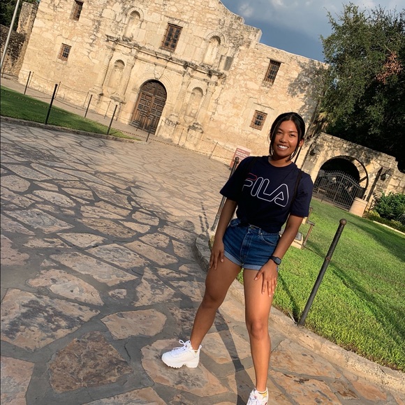 Meet your Posher, Jennifer Judith - Picture 6 of 6